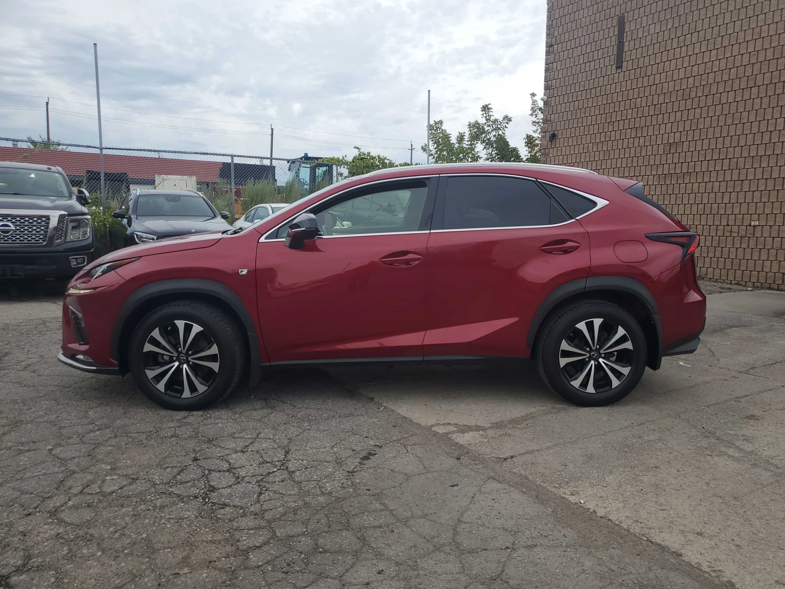 Lexus NX 300 * CARFAX * ОПЦИЯ ЗА ФИНАНСИРАНЕ, снимка 2 - Автомобили и джипове - 56062805