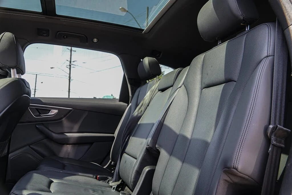 Audi Q7 S-LINE QUATTRO | 7 PASS | 360 | Vented Seats, снимка 12 - Автомобили и джипове - 56118012