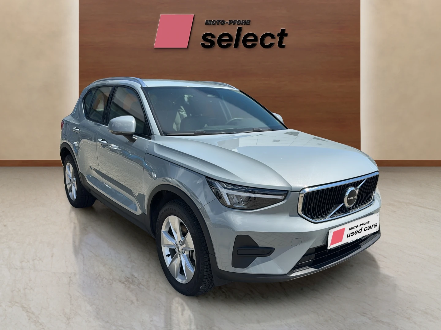 Volvo XC40 2.0 B3, снимка 2 - Автомобили и джипове - 56365221