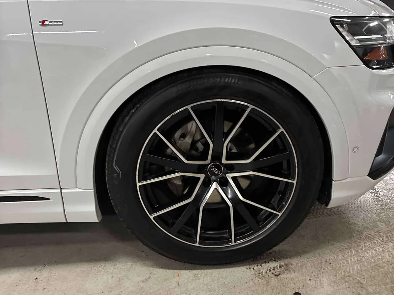 Audi Q8 * Progressiv * CARFAX * ПРЕДСТАВИТЕЛСТВО * , снимка 6 - Автомобили и джипове - 56716818