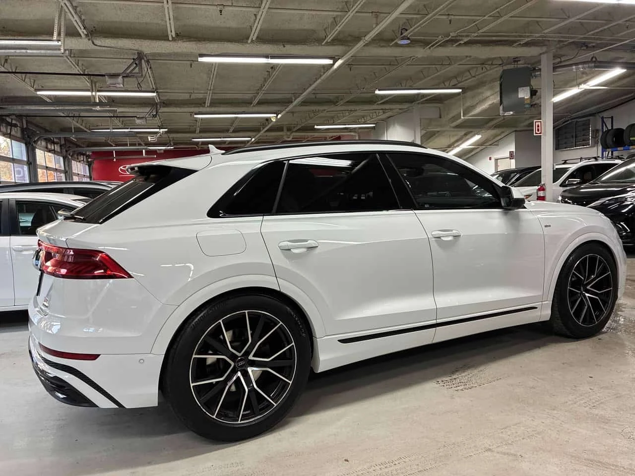 Audi Q8 * Progressiv * CARFAX * ПРЕДСТАВИТЕЛСТВО * , снимка 3 - Автомобили и джипове - 56716818