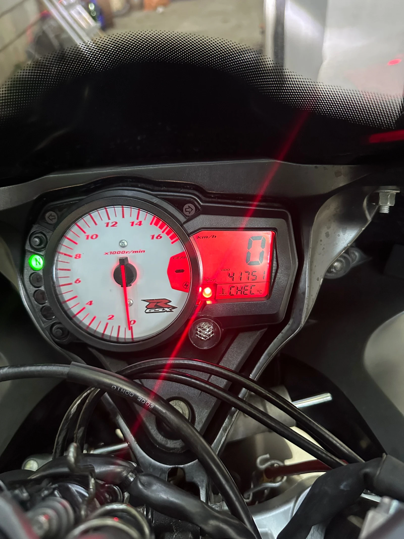 Suzuki Gsxr 750 - изображение 7
