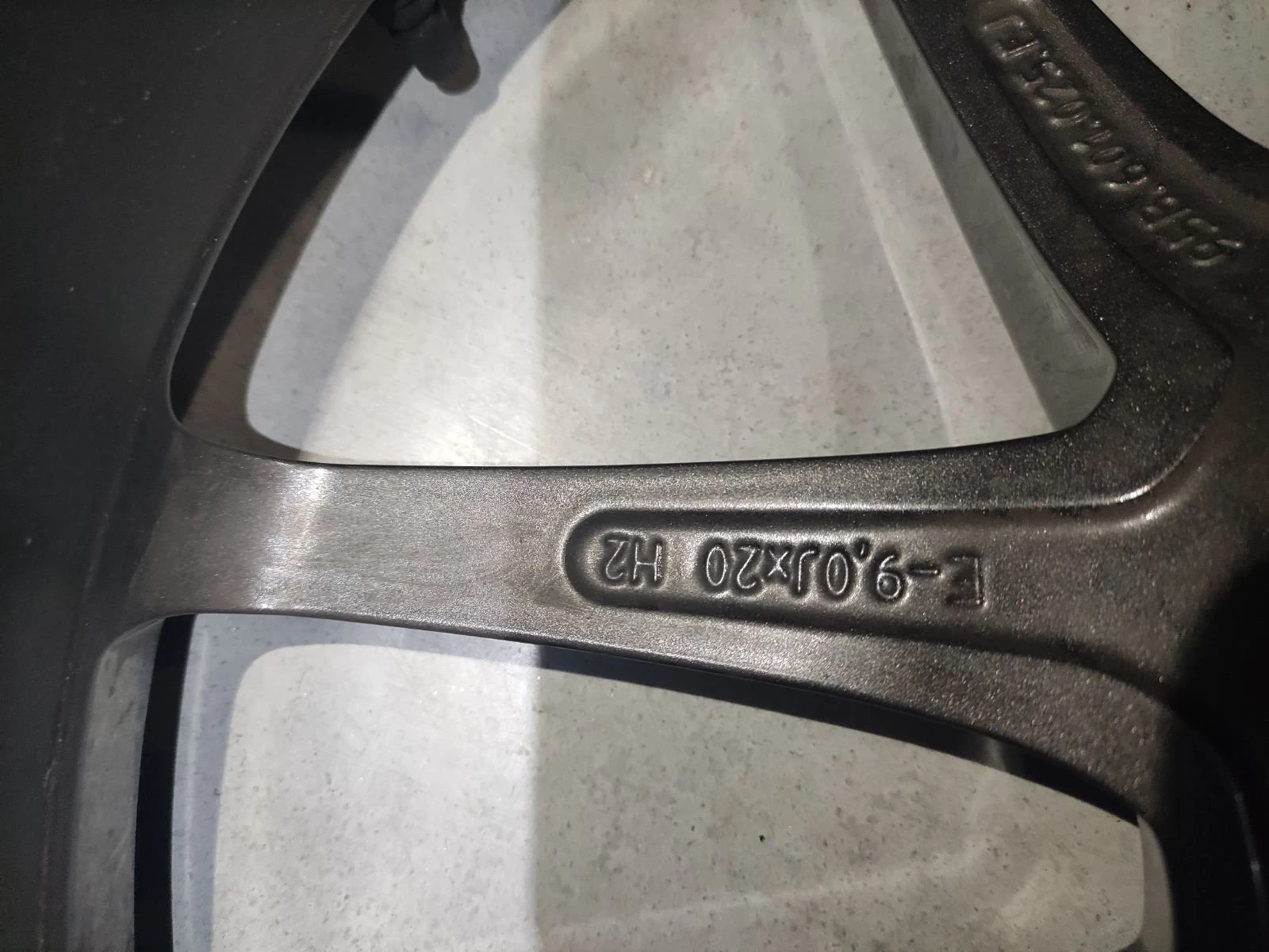 ���� � ������ 295/40R20 �� Porsche Macan | Mobile.bg � ����������� 2