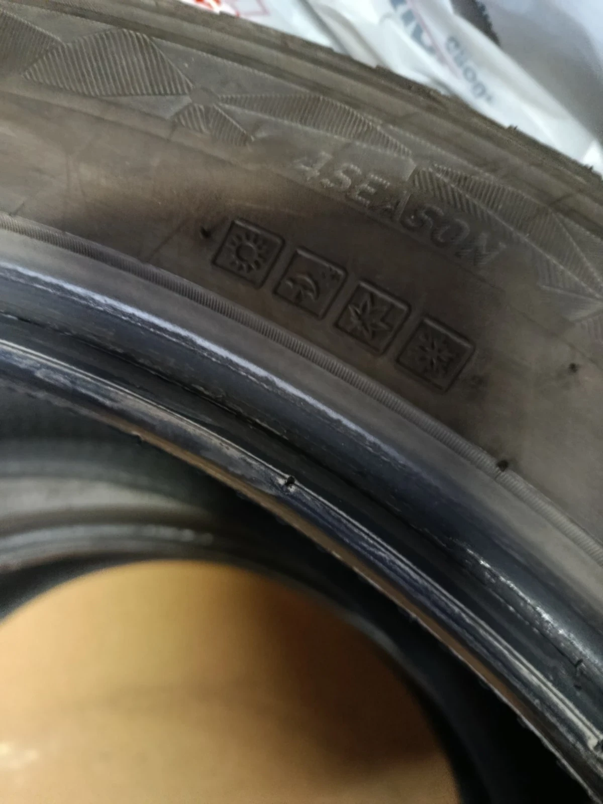 Гуми Летни 245/45R20, снимка 5 - Гуми и джанти - 54111641