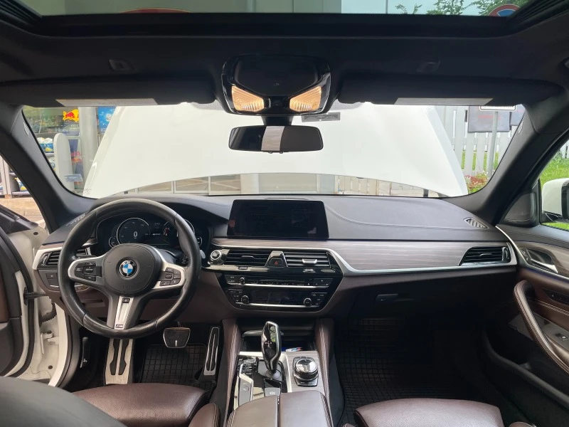 BMW 530E Luxury M Pack  , снимка 10 - Автомобили и джипове - 44668903