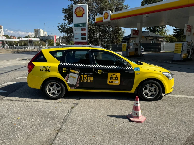 Kia Ceed 1.4 Газ, снимка 3 - Автомобили и джипове - 47556331