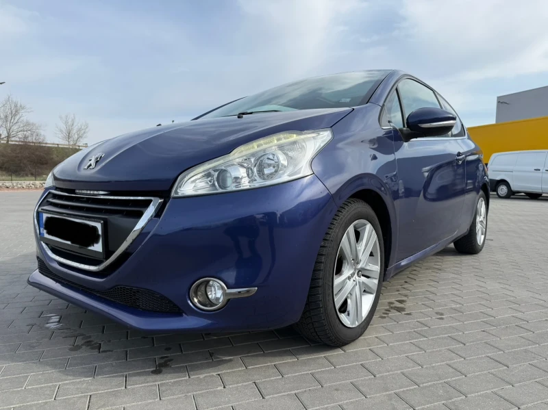 Peugeot 208 1.6 E-HDI GT Line, снимка 3 - Автомобили и джипове - 49599305