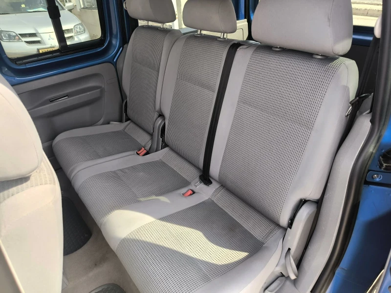 VW Caddy 1.6i, снимка 10 - Автомобили и джипове - 51836325