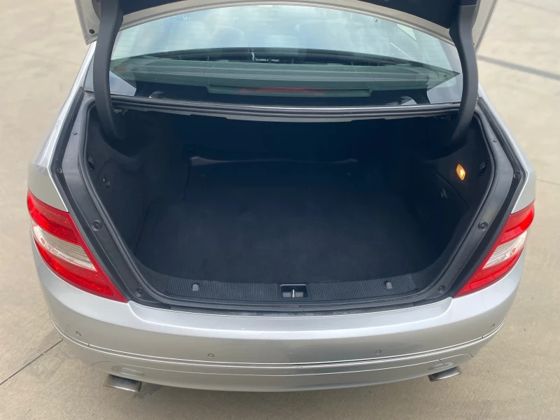 Mercedes-Benz C 320 Avantgarde, снимка 11 - Автомобили и джипове - 51913721