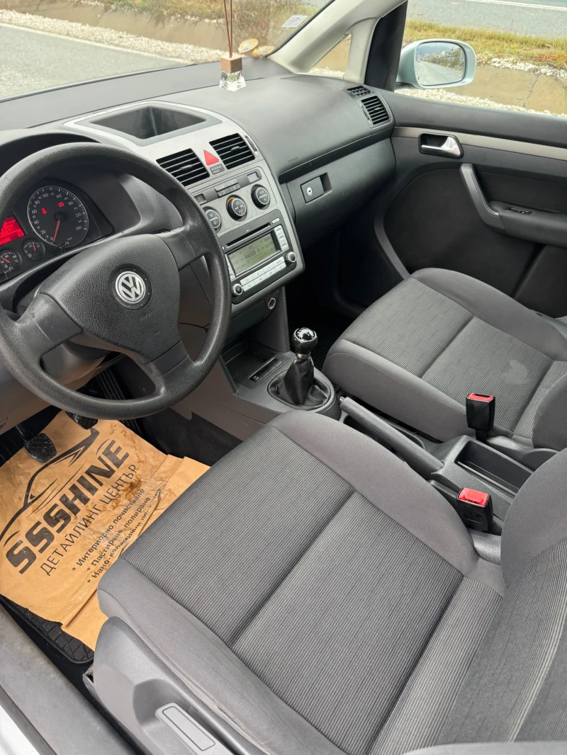 VW Touran 1.9 tdi БЕЗ РЪЖДА, снимка 8 - Автомобили и джипове - 52681660