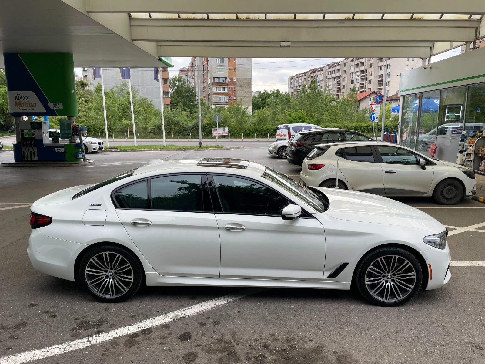 BMW 530E Luxury M Pack ЛИЗИНГ БАРТЕР - изображение 4