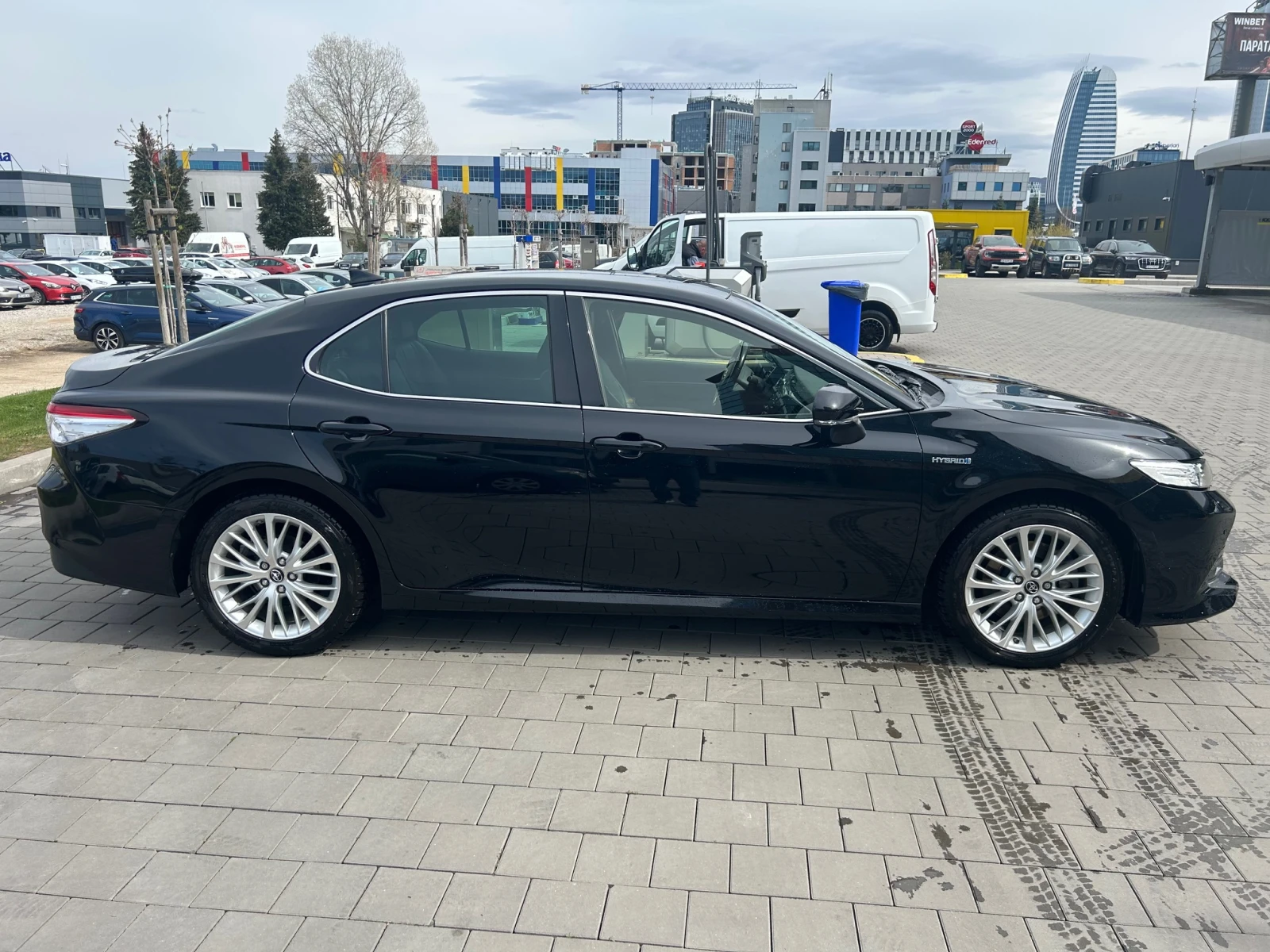Toyota Camry  - изображение 4
