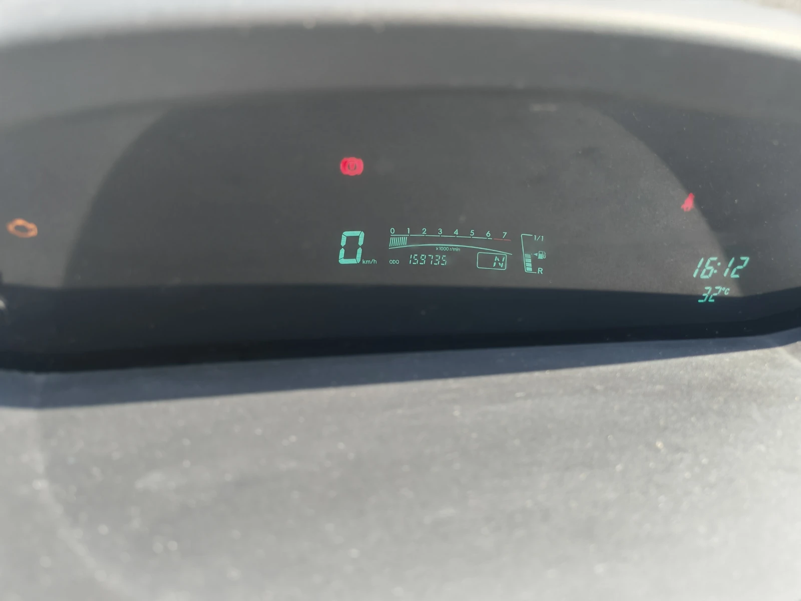 Toyota Yaris 1.3 VVT-i първи собственик - изображение 2