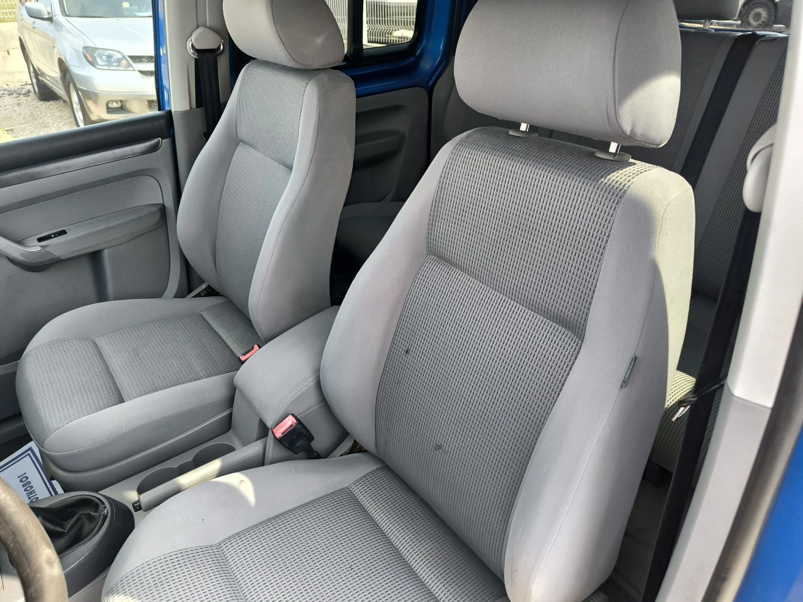 VW Caddy 1.6i - изображение 9