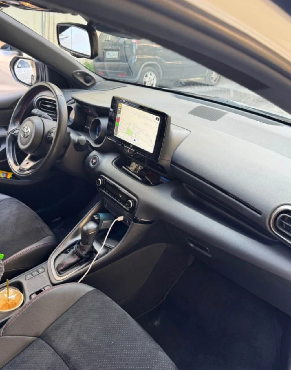 Toyota Yaris Hybrid, снимка 5 - Автомобили и джипове - 53846540