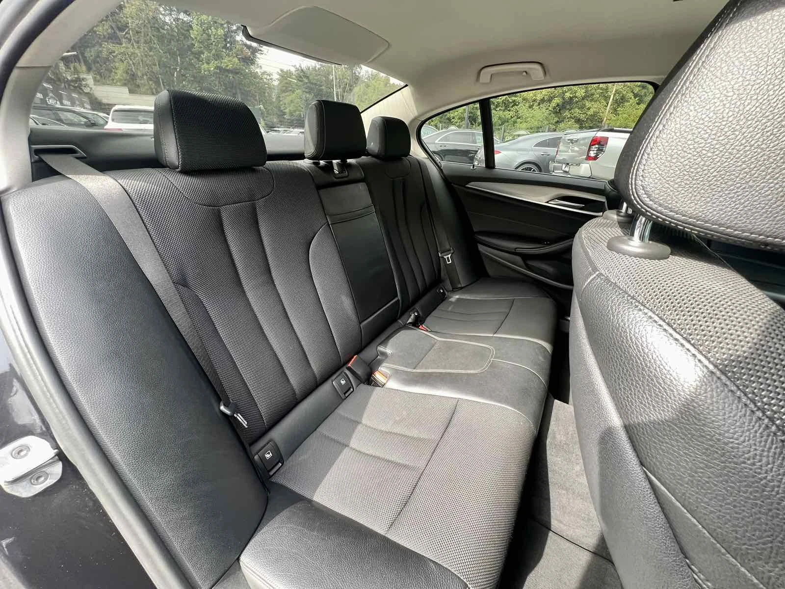 BMW 520 xDrive  , снимка 16 - Автомобили и джипове - 54077550