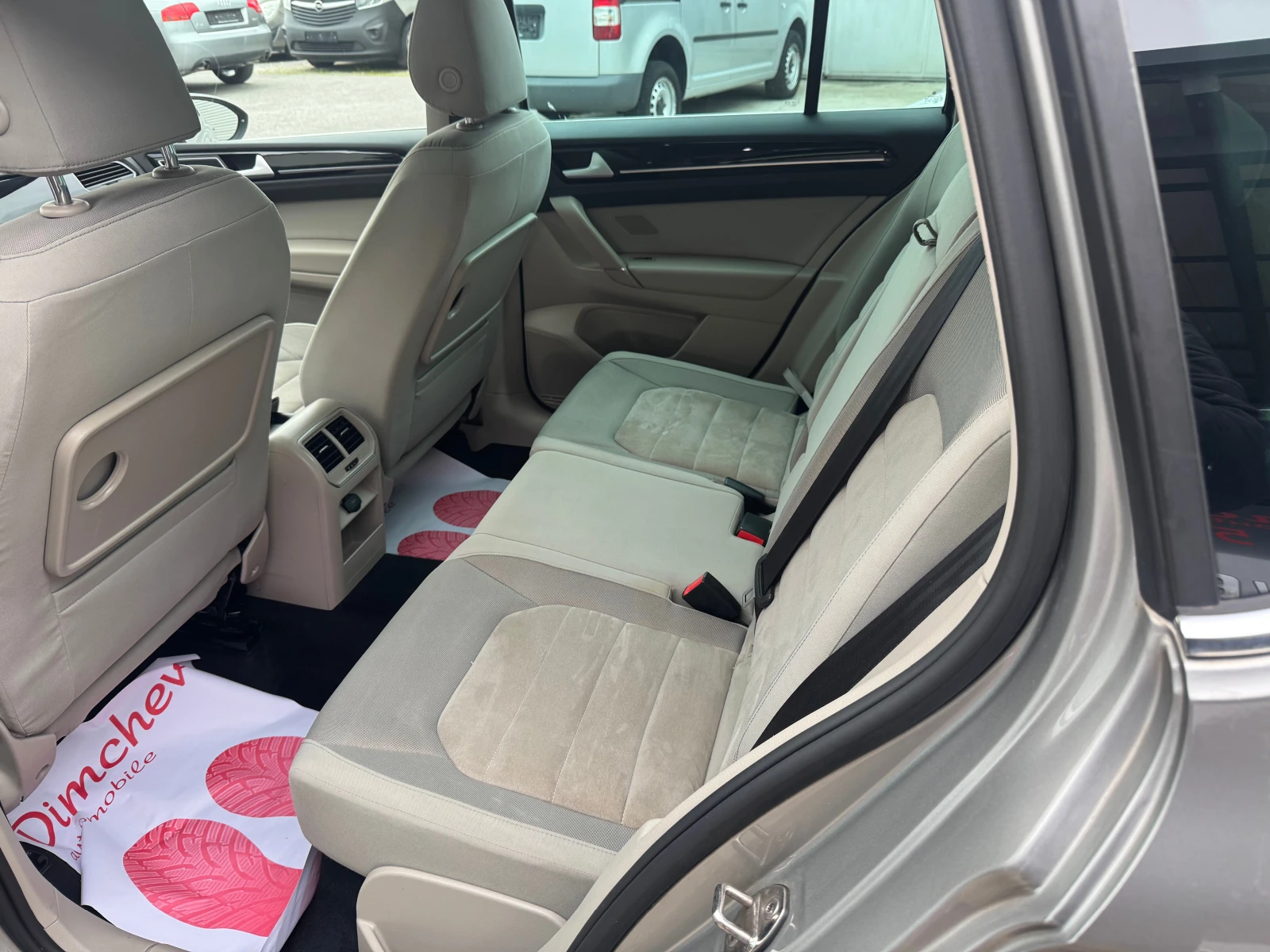 VW Golf Sportsvan, снимка 9 - Автомобили и джипове - 54157273