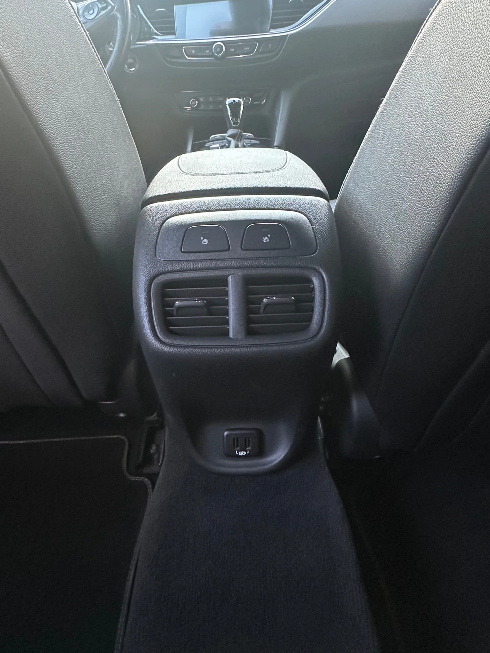 Opel Insignia, снимка 13 - Автомобили и джипове - 54282195