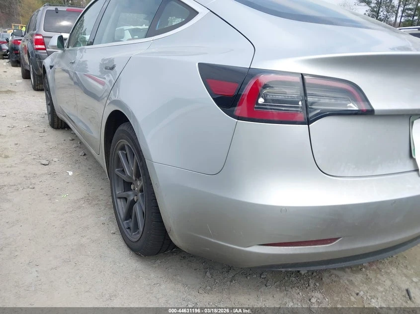 Tesla Model 3, снимка 5 - Автомобили и джипове - 54383897