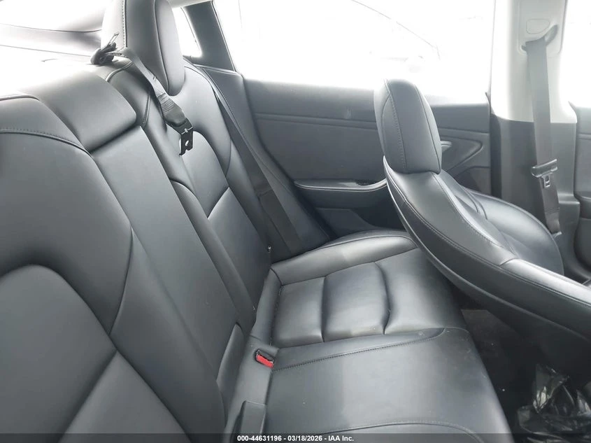 Tesla Model 3, снимка 7 - Автомобили и джипове - 54383897