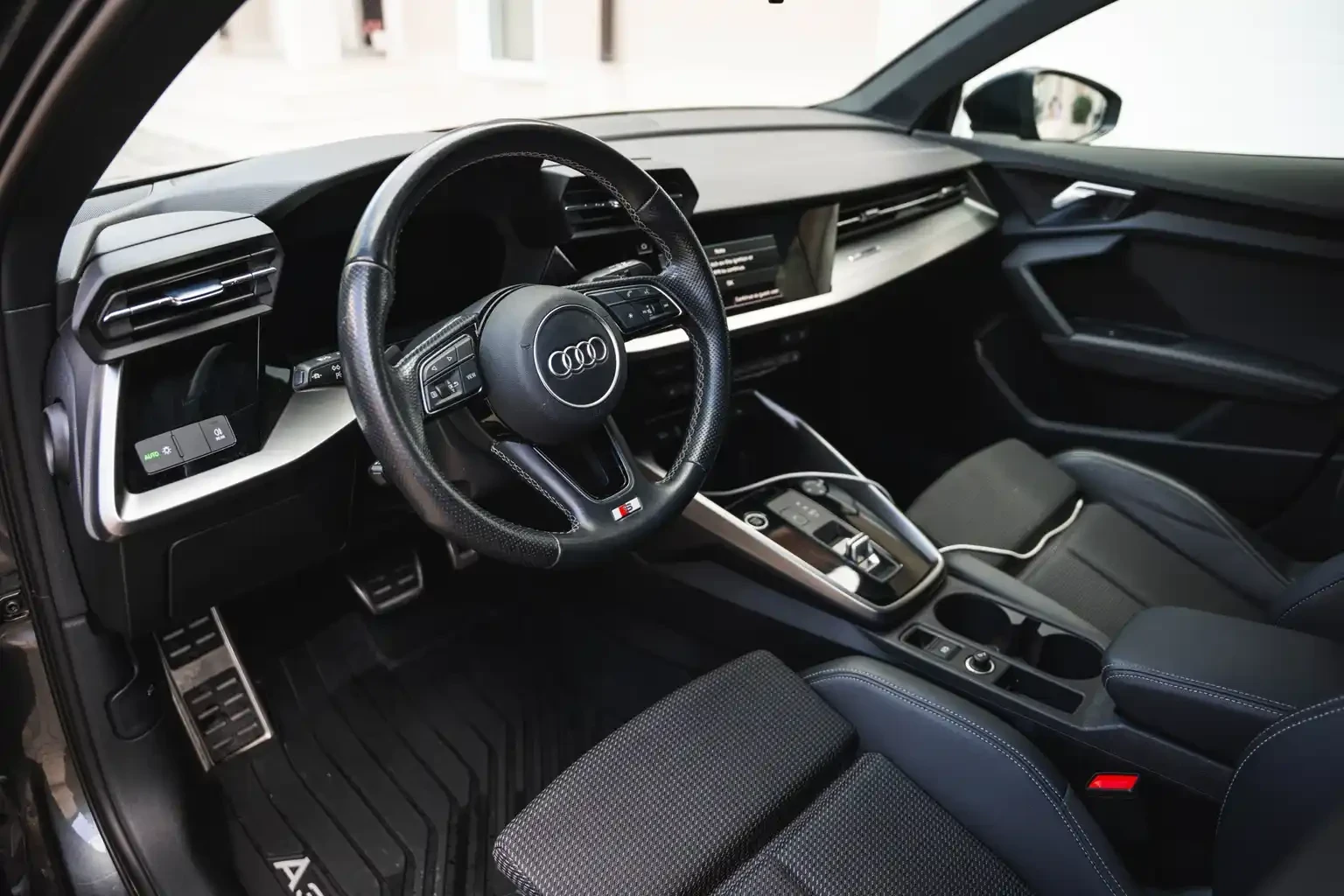 Audi A3 45 TFSI-e S-line, снимка 9 - Автомобили и джипове - 55183781