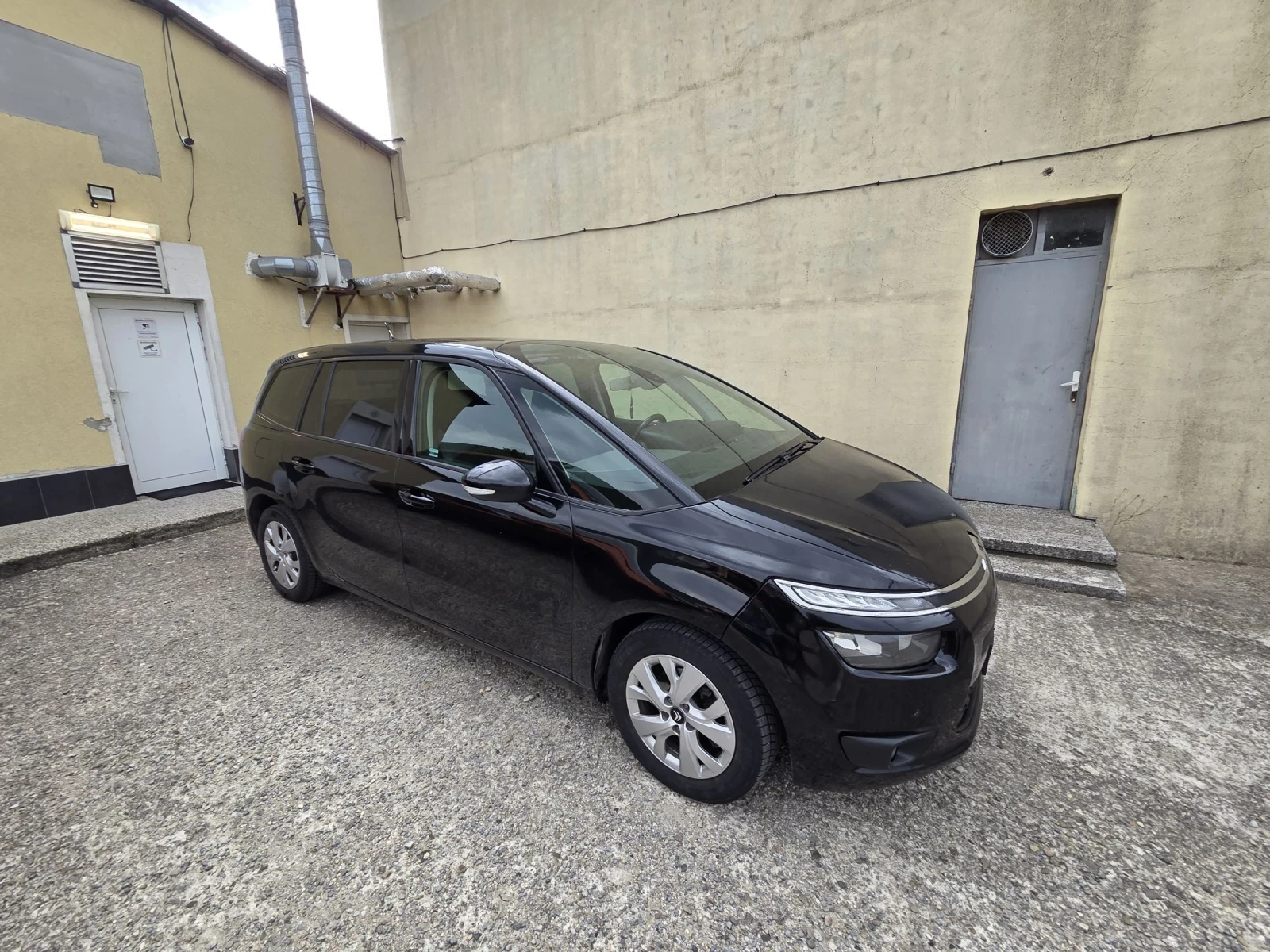 Citroen Grand C4 Picasso, снимка 3 - Автомобили и джипове - 54945920