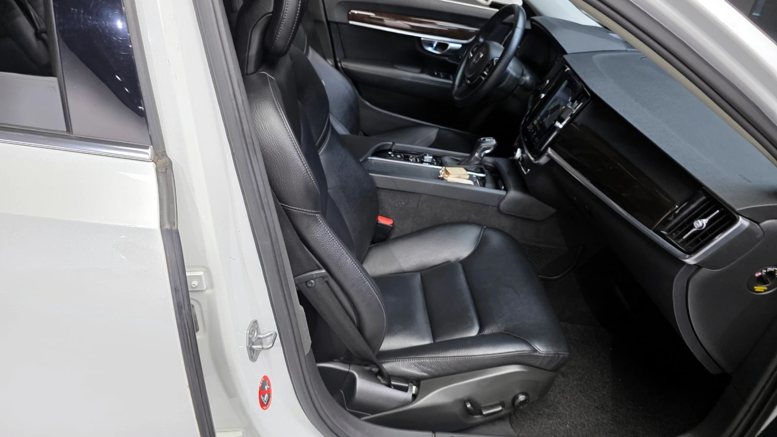 Volvo S90 Momentum* HeadUp* Navi* Camera* , снимка 13 - Автомобили и джипове - 55251770