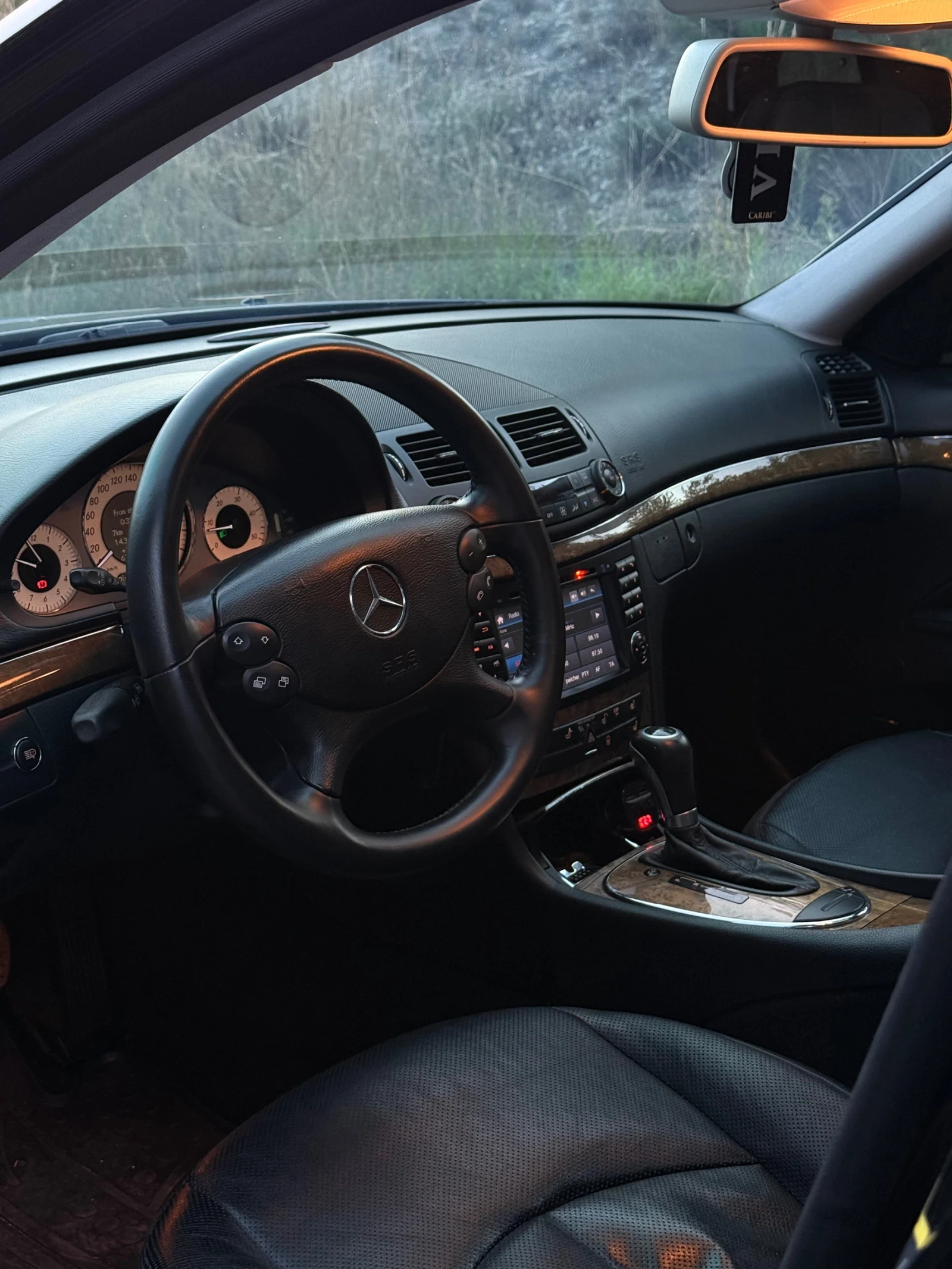 Mercedes-Benz E 320 TOP!, снимка 9 - Автомобили и джипове - 55578864