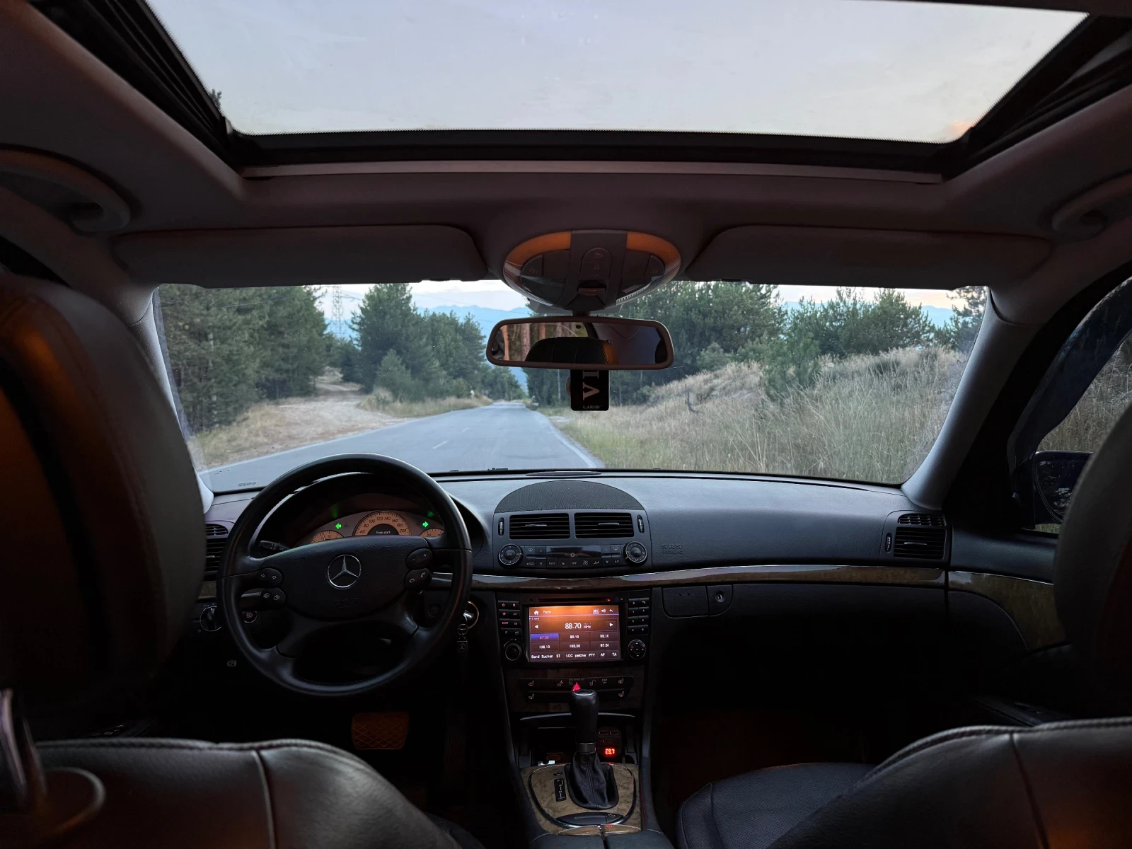 Mercedes-Benz E 320 TOP!, снимка 8 - Автомобили и джипове - 55578864