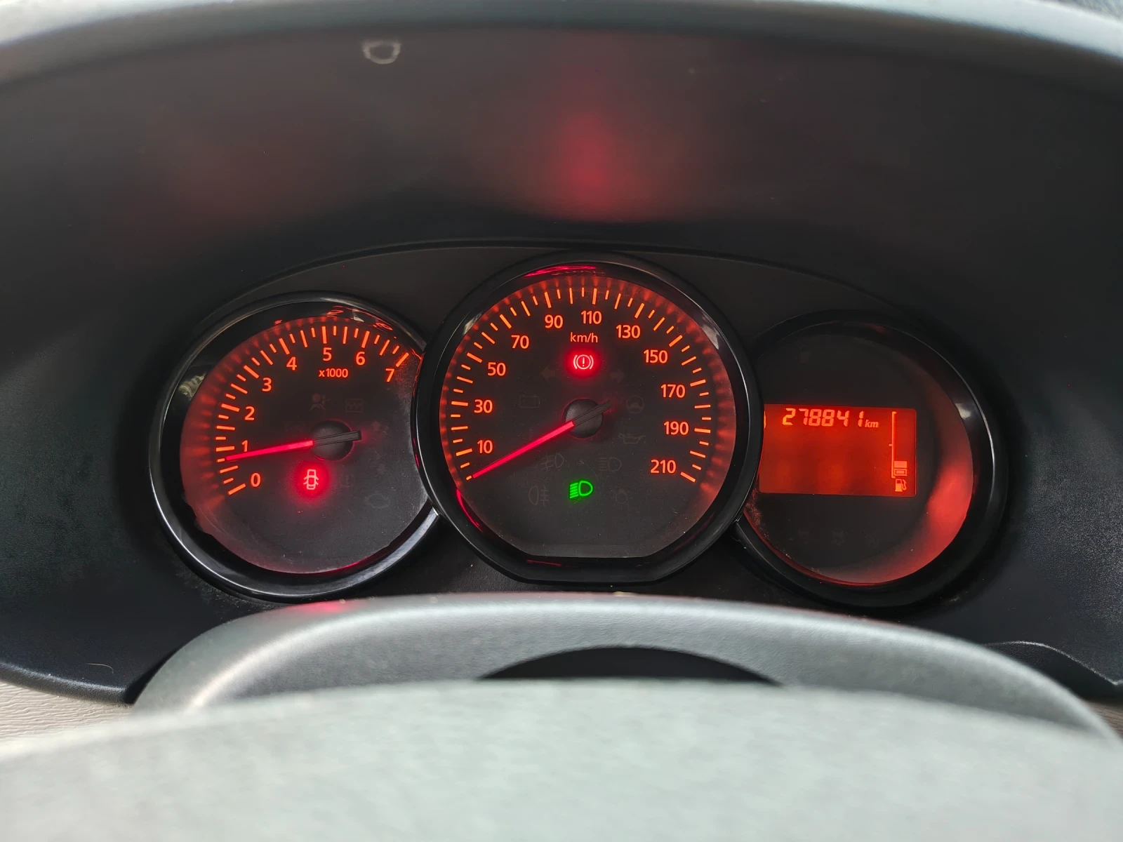 Dacia Dokker 1.5DCI, снимка 9 - Автомобили и джипове - 55600851