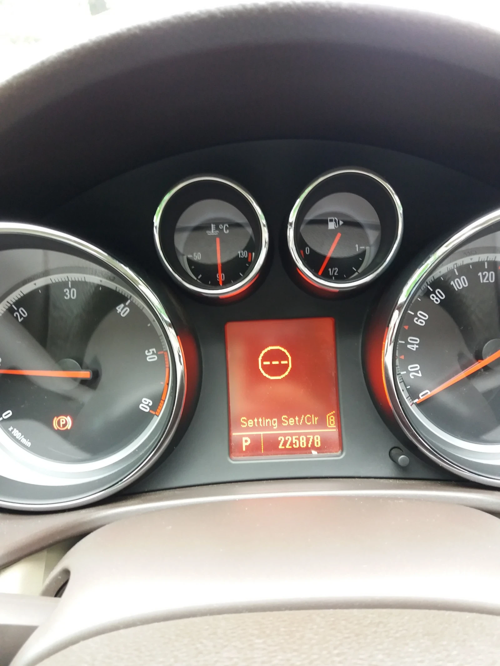 Opel Insignia 2.0 160 hp 4x4, снимка 4 - Автомобили и джипове - 55645774