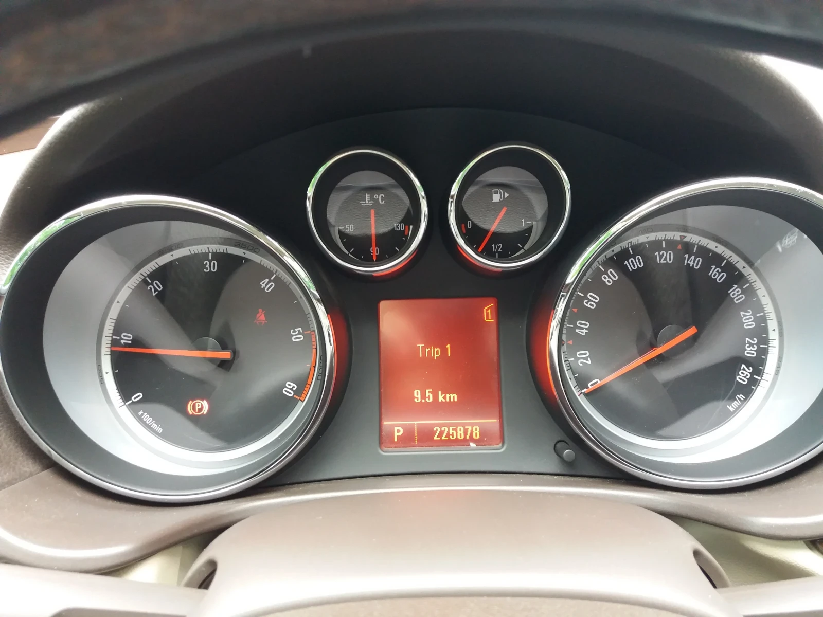 Opel Insignia 2.0 160 hp 4x4, снимка 6 - Автомобили и джипове - 55645774