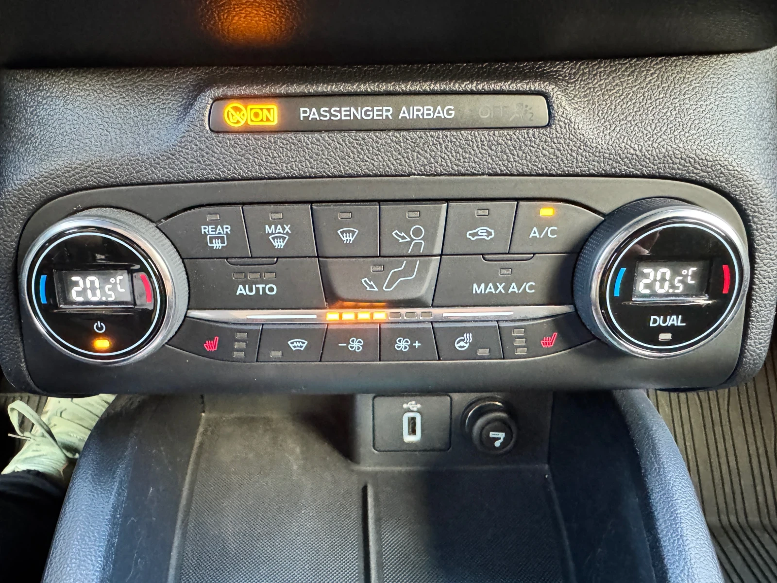 Ford Focus ST Line, снимка 11 - Автомобили и джипове - 56378178