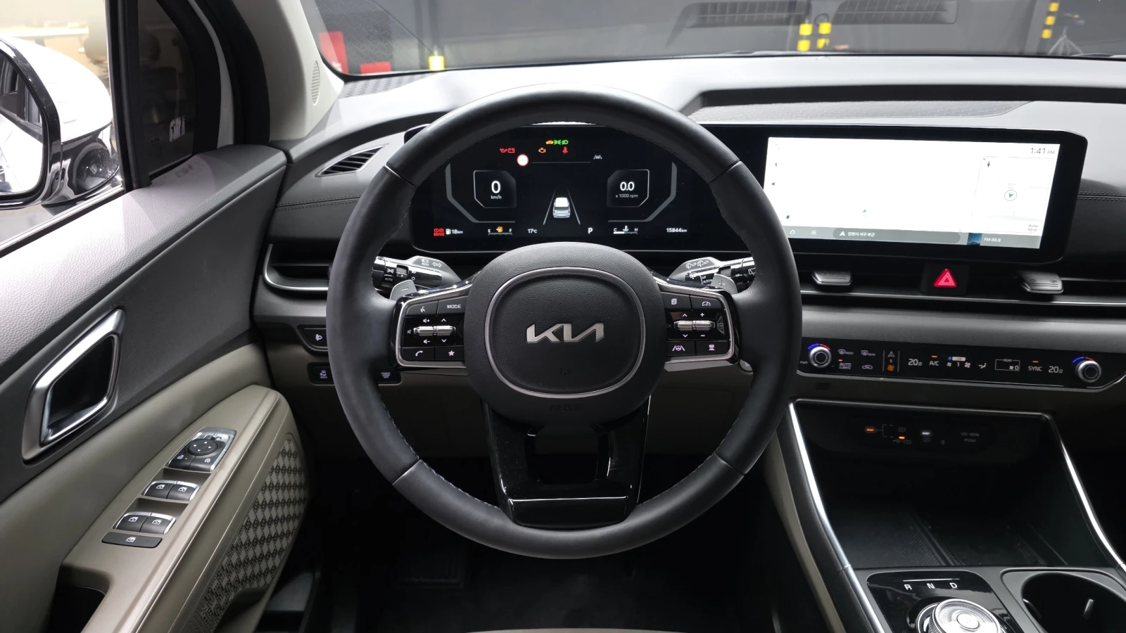 Kia Carnival ЕЛ. БАГАЖНИК* BLIND SPOT* 360* КРАЙНА ЦЕНА, снимка 13 - Автомобили и джипове - 55872553