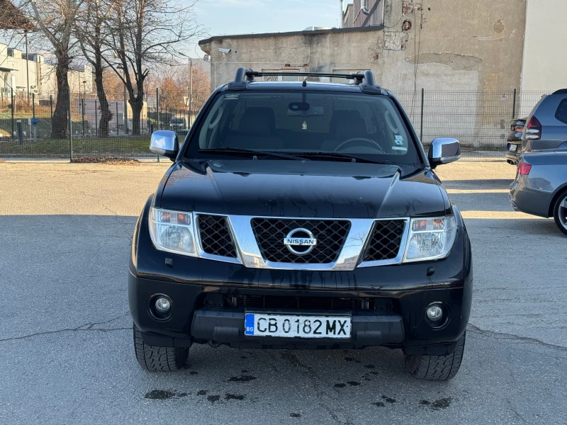 Nissan Navara 2.5 d, снимка 2 - Автомобили и джипове - 48627957