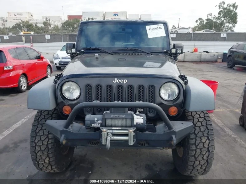 Jeep Wrangler, снимка 1 - Автомобили и джипове - 48792816