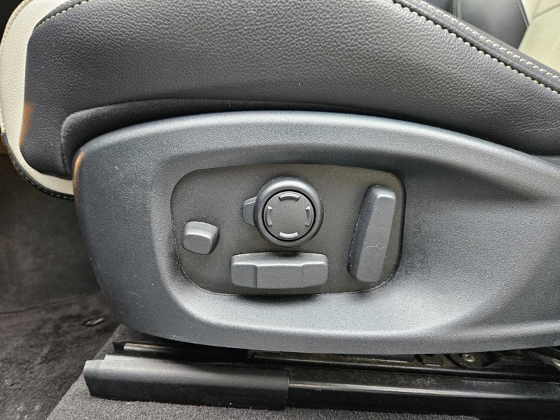 Jaguar F-PACE, снимка 13 - Автомобили и джипове - 52653308