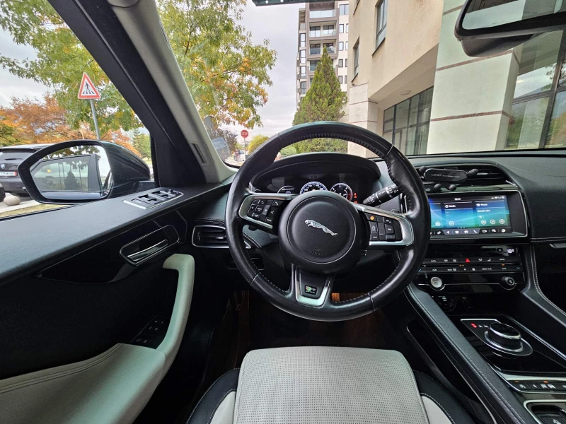 Jaguar F-PACE, снимка 9 - Автомобили и джипове - 52653308