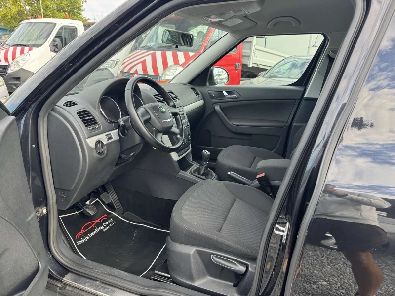 Skoda Yeti 2.0 TDI 4x4, снимка 8 - Автомобили и джипове - 52370197