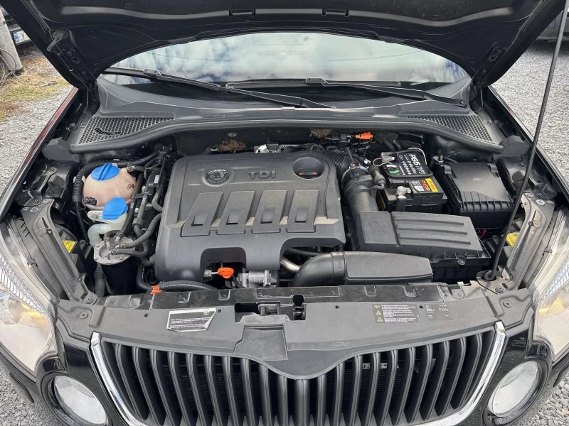 Skoda Yeti 2.0 TDI 4x4, снимка 11 - Автомобили и джипове - 52370197