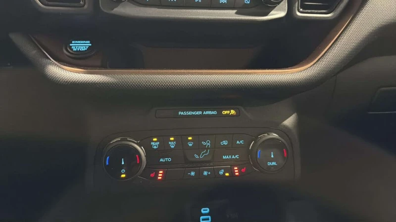 Ford Bronco Sport* Outer* Banks* AWD* АвтоКредит* (ЦЕНА ДО БГ), снимка 16 - Автомобили и джипове - 53269337