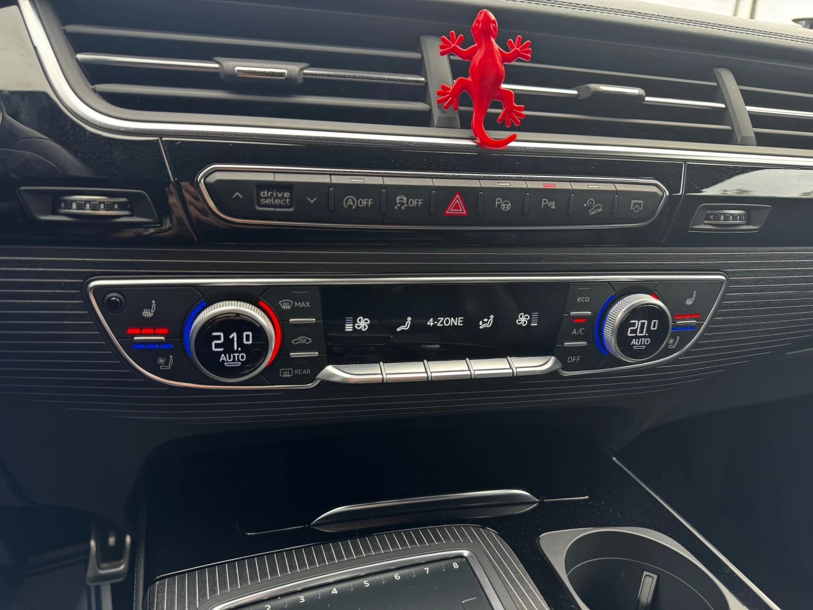 Audi SQ7 quattro Matrix Softclose Alcantara Bang&Olufsen - изображение 10