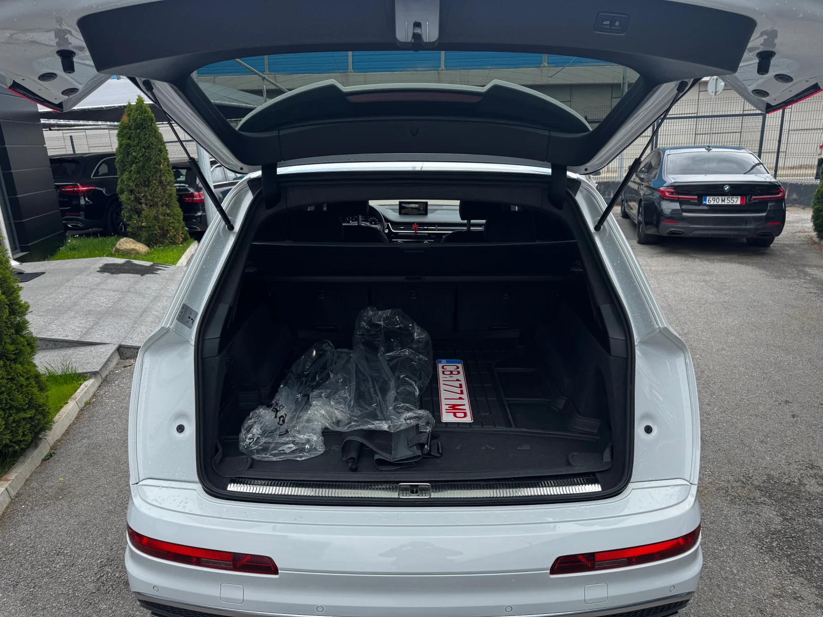 Audi SQ7 quattro Matrix Softclose Alcantara Bang&Olufsen | Mobile.bg   17