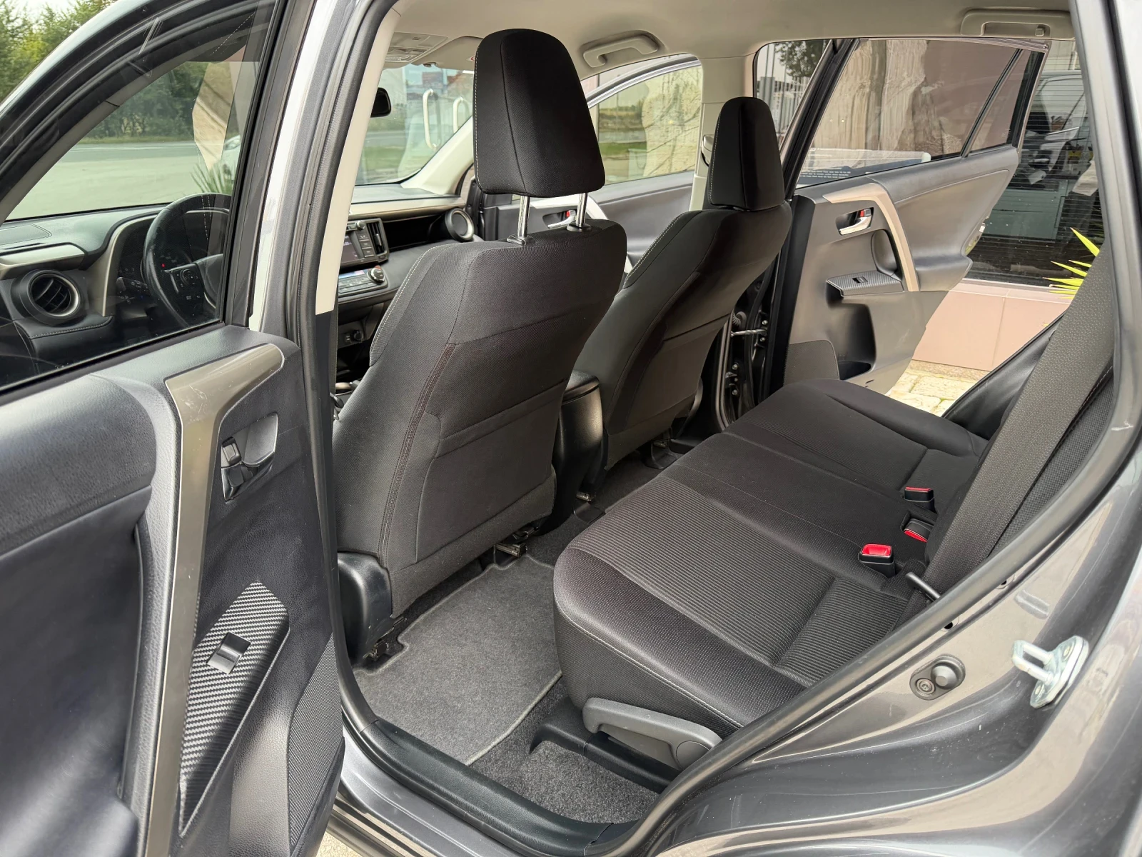 Toyota Rav4 2.2D-NAVI-150к.с-4х4-АВТОМАТИК - изображение 8
