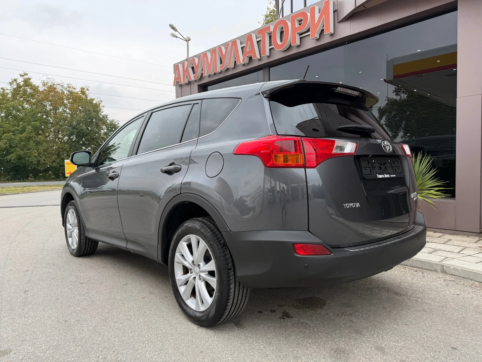 Toyota Rav4 2.2D-NAVI-150к.с-4х4-АВТОМАТИК - изображение 4