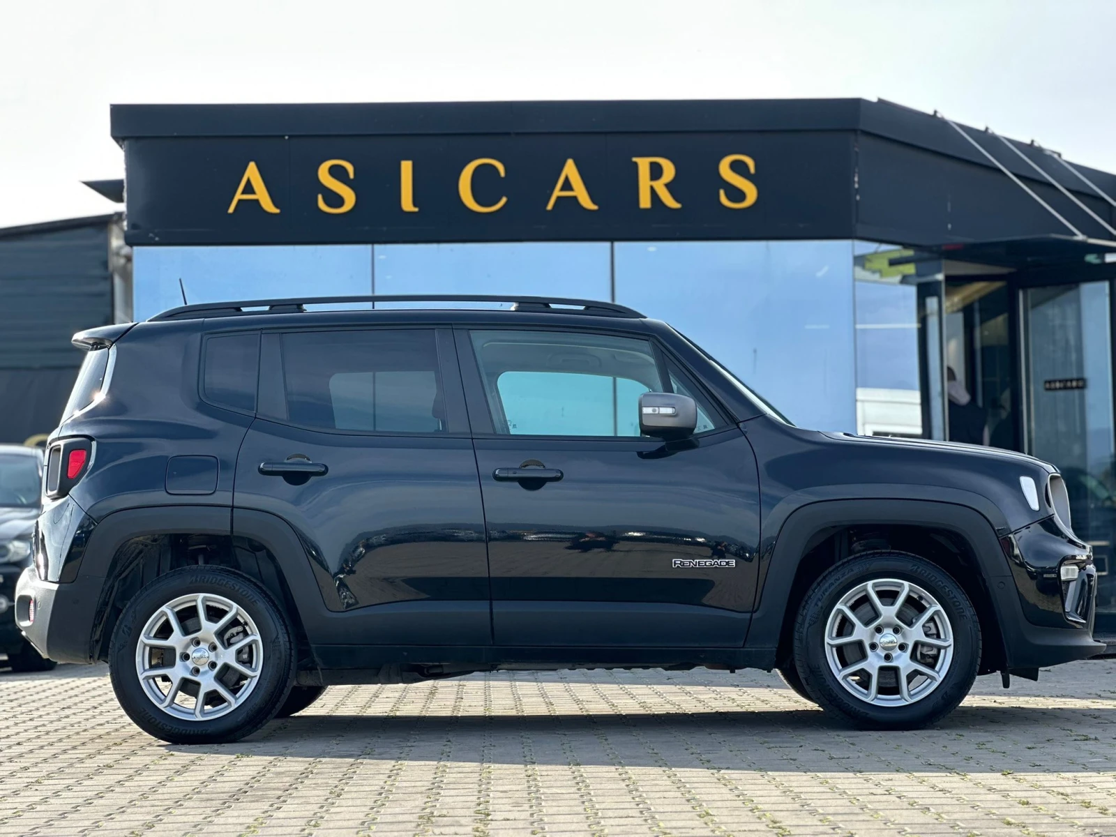 Jeep Renegade / PLUG-IN HYBRID / 30000 KM / 4XE / LIMITED / - изображение 6