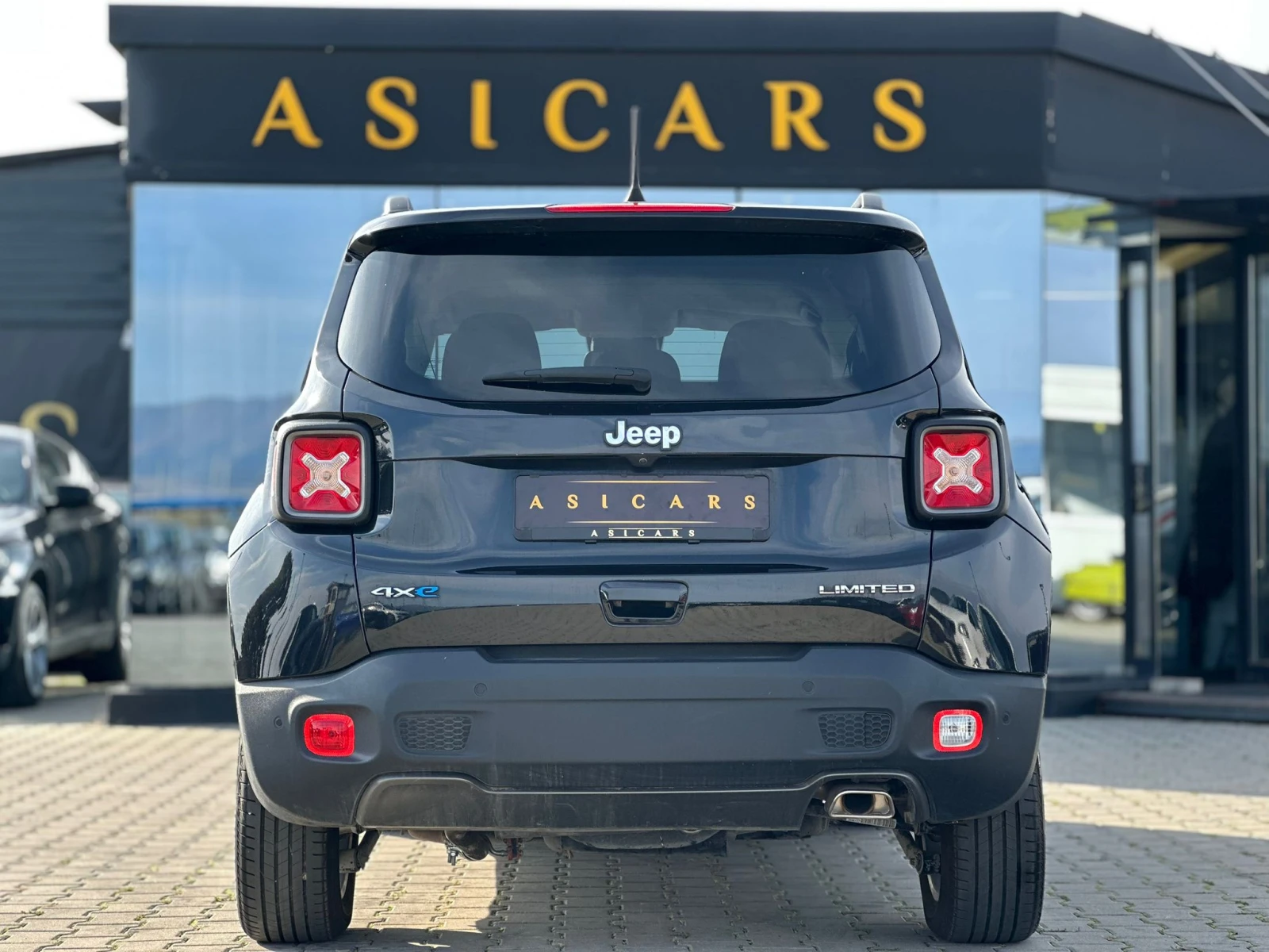 Jeep Renegade / PLUG-IN HYBRID / 30000 KM / 4XE / LIMITED / - изображение 4