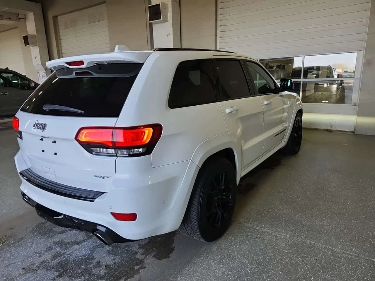 Jeep Grand cherokee SRT| HARMAN/KARDON| ���������| ��������| CARFAX | Mobile.bg � ����������� 3