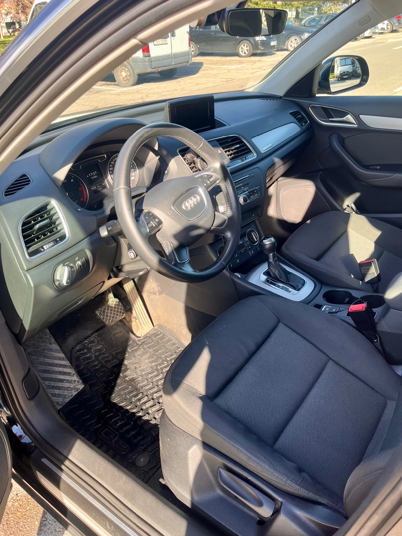 Audi Q3 TDI quattro, снимка 6 - Автомобили и джипове - 54165539