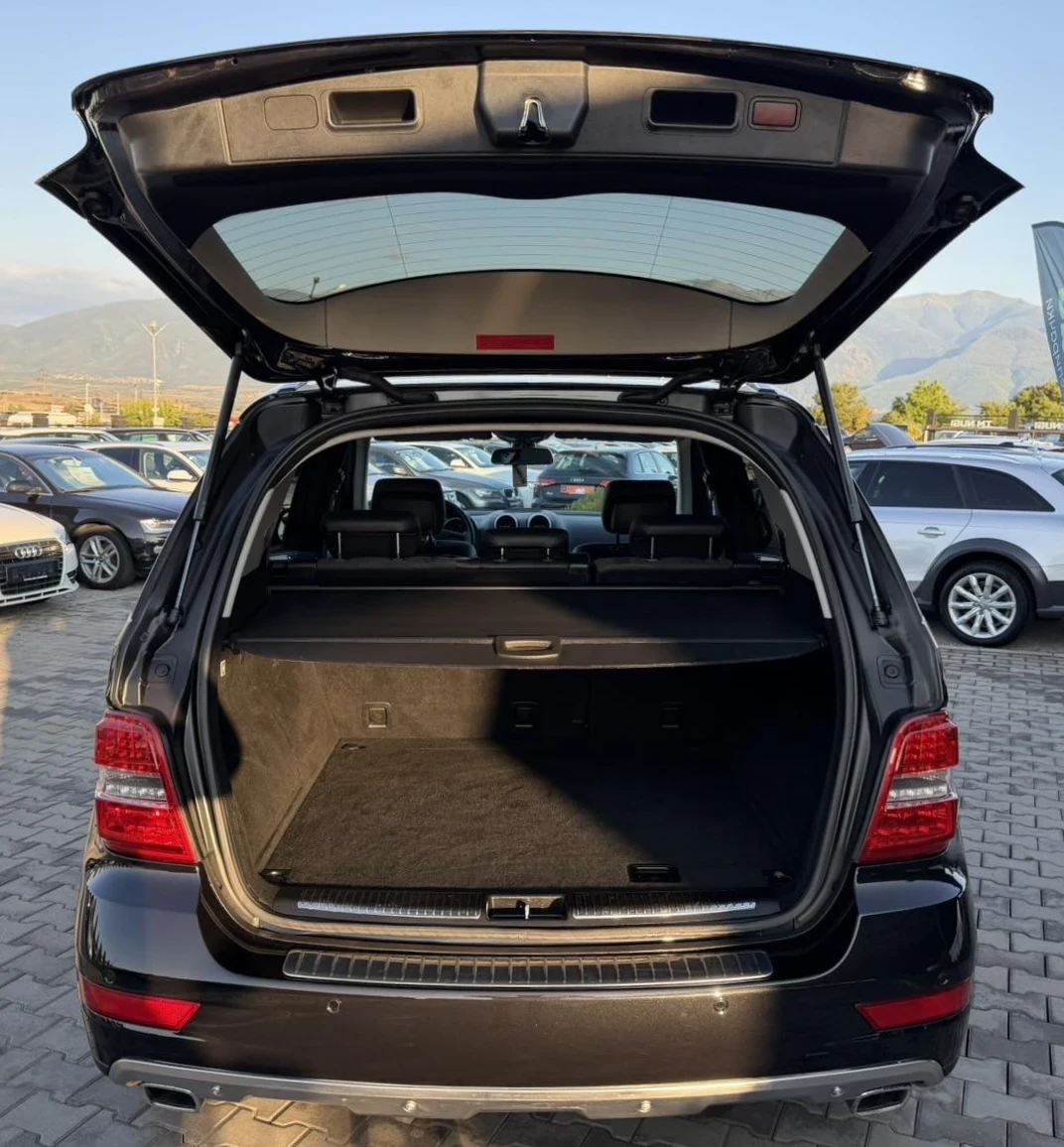 Mercedes-Benz ML 320 SPORT PAKET* FACELIFT* NAVI* TOP* , снимка 16 - Автомобили и джипове - 55450869